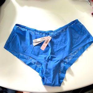 NWT Victoria’s Secret, cheeky panty, size L